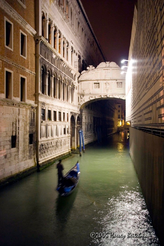 Venice Bridge of Sighs No 0132.jpg